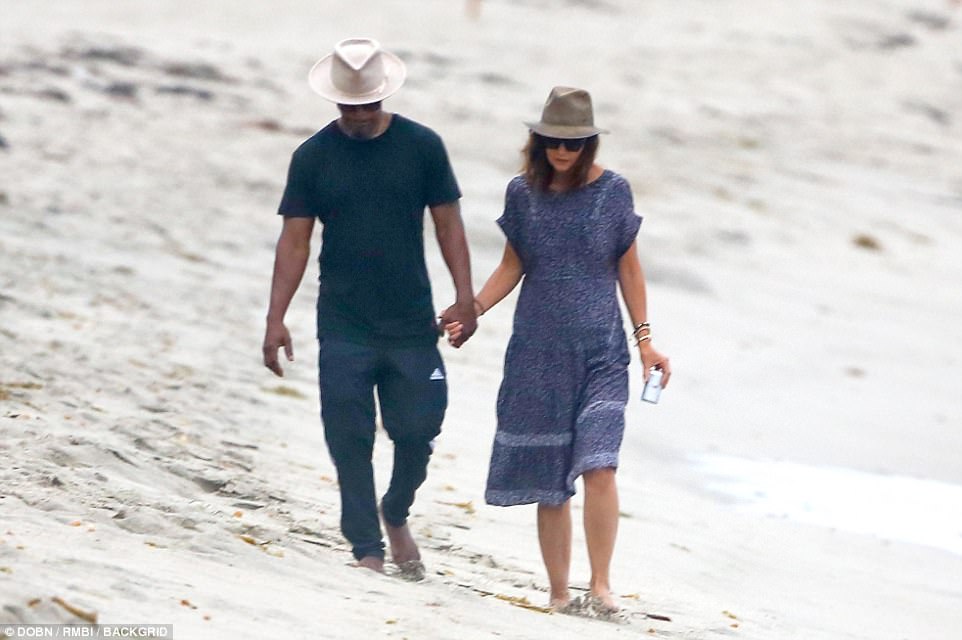 Ya es oficial la relación entre Jamie Foxx y la ex esposa de Tom Cruise la actriz Katie Holmes