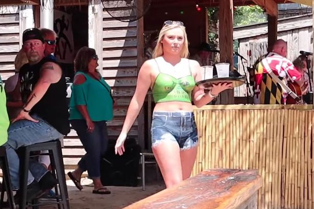 Waitress Pranked Customers While Wearing Nothing But A Thong And Body