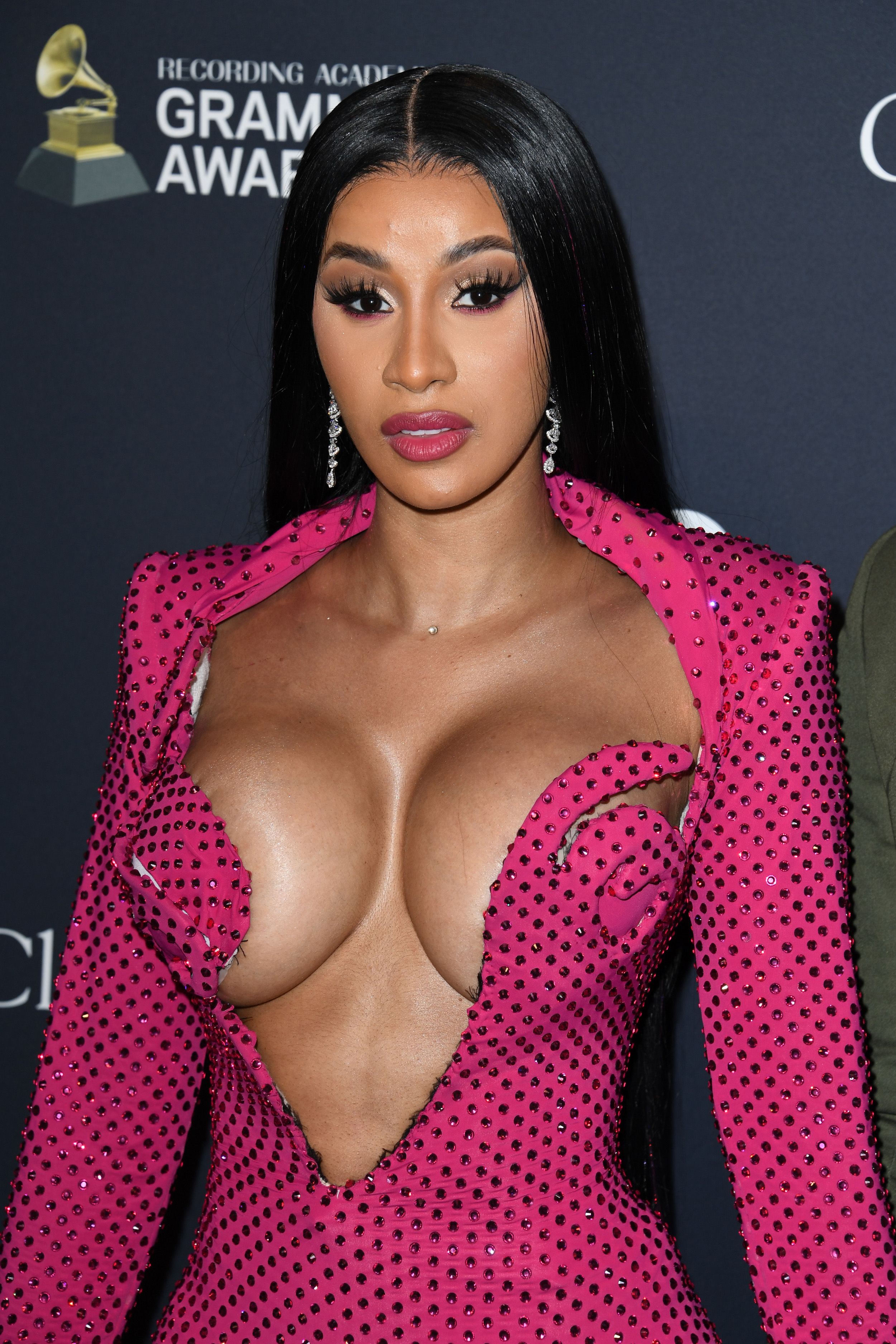 Photos Of Cardi Bs Target Shopping Experience Go Viral As Star Shuts