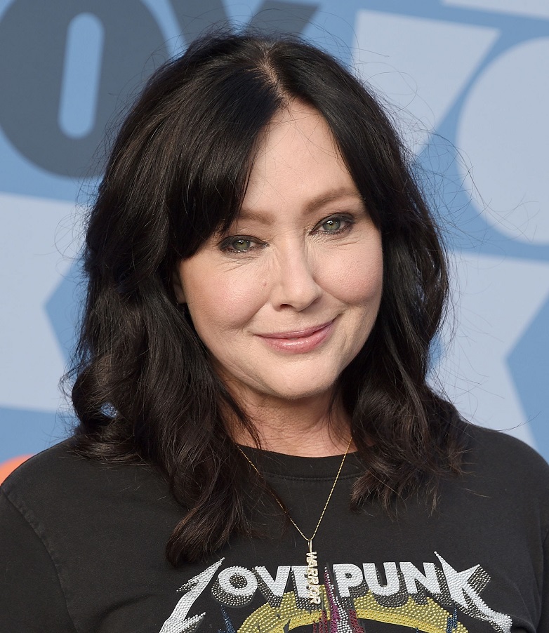 Shannen Doherty Breaks Into Tears As She Gets Standing Ovation Amid