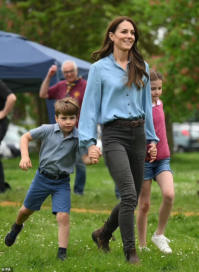 Kate Middleton Looks Happy And Relaxed As She S Seen For The First Time