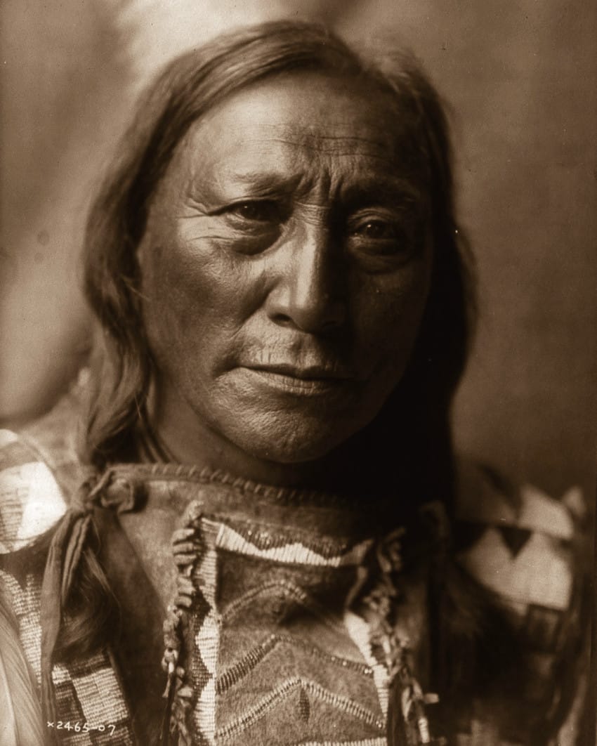 hollow-horn-bear-a-brule-man-in-1907