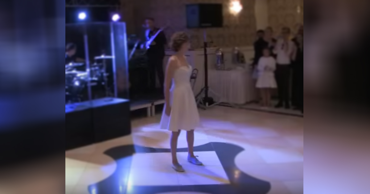 Newly Married Couple ReCreated The Famous 'Dirty Dancing' Choreography