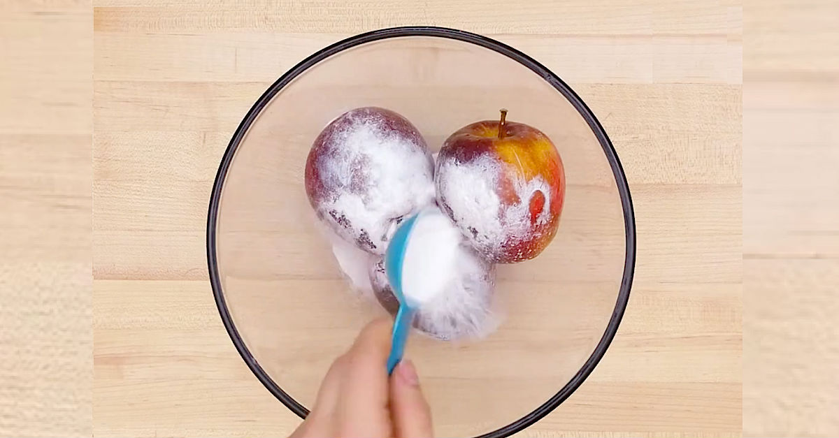 Here's How To Wash WaxCovered Apples Using Baking Soda Small Joys
