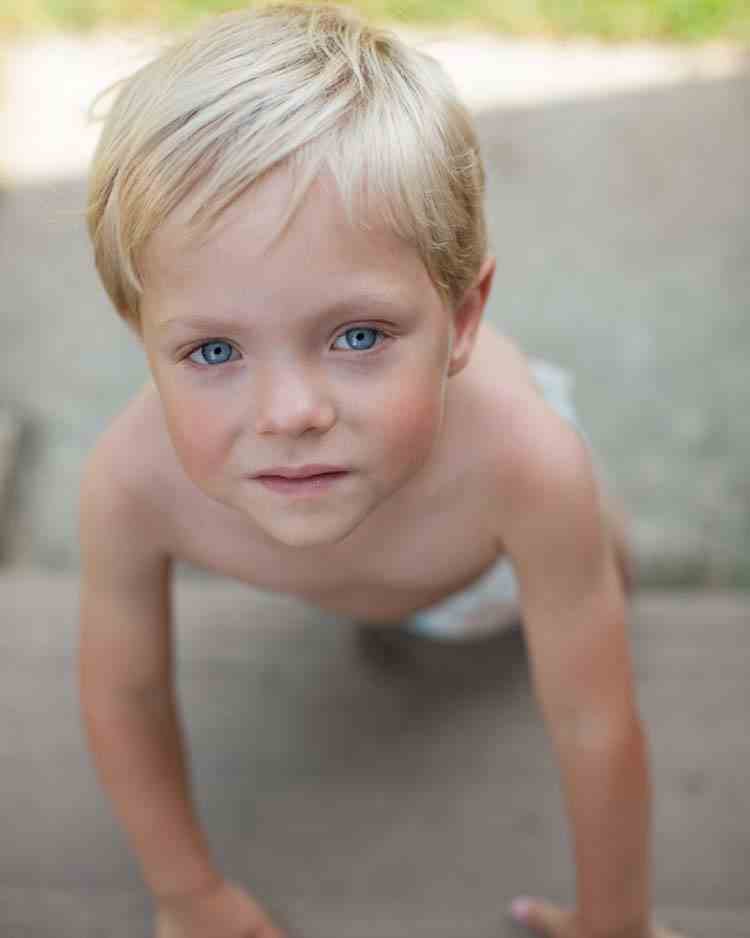 Ce Bebe Pesait 700 Grammes A La Naissance Un An Plus Tard Il Etonne Tout Le Monde Vonjour