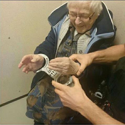 Image via Politie Nijmegen-Zuid / Facebook