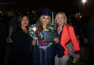 ntd-girl-recrea-graduation-photo-family-madeleine-tarin-4