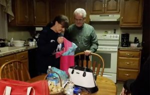 59794f3bc7523_robin_peterson_baby_reaction_1_59794f1b3d169