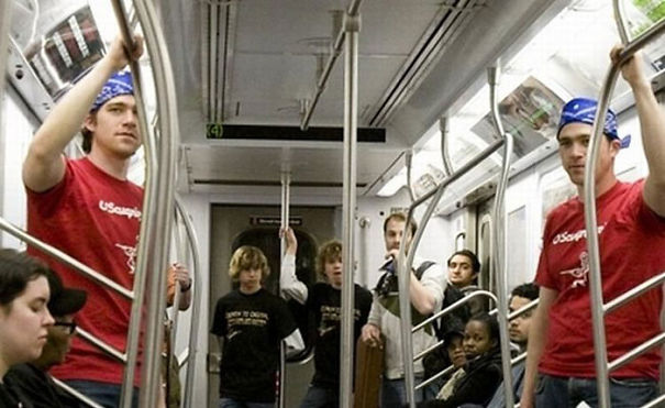 glitch-in-the-matrix-twins-metro__605