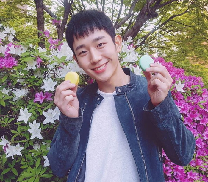 Instagram 'holyhaein'