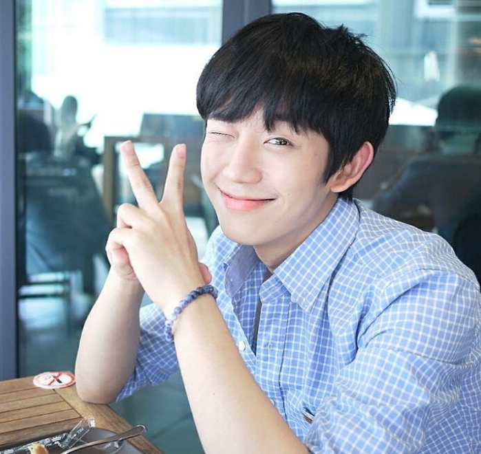 Instagram 'holyhaein'