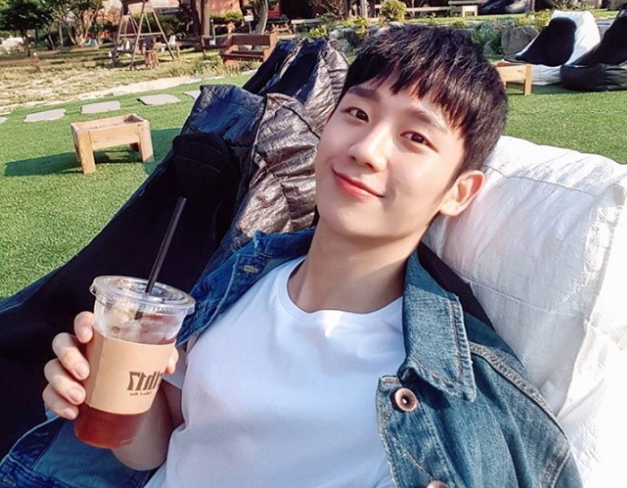 Instagram 'holyhaein'