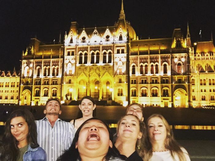 Instagram (h / t designtaxi )