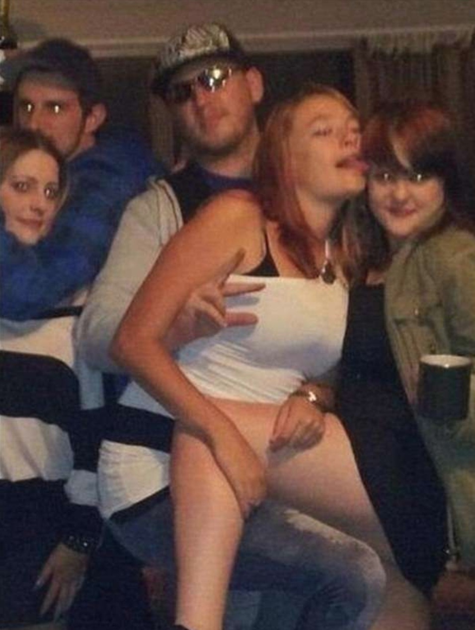 e89ea2e5b995e5bfabe785a7 2017 10 03 e4b88be58d882 24 21 - 15張「拍照前沒注意角度」的爆笑詭異照片，剛好抓到超哭夭的悲劇瞬間！笑到並軌！