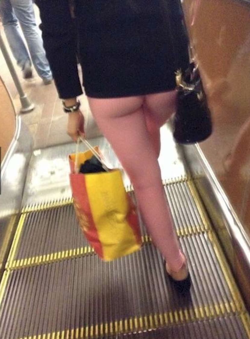 e89ea2e5b995e5bfabe785a7 2017 10 03 e4b88be58d882 24 33 - 15張「拍照前沒注意角度」的爆笑詭異照片，剛好抓到超哭夭的悲劇瞬間！笑到並軌！