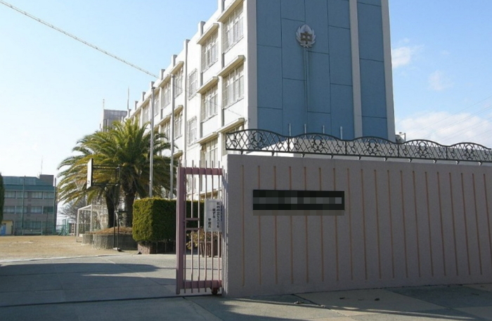 절단된 머리가 발견됐던 고베시의 한 중학교 앞 / 온라인 커뮤니티