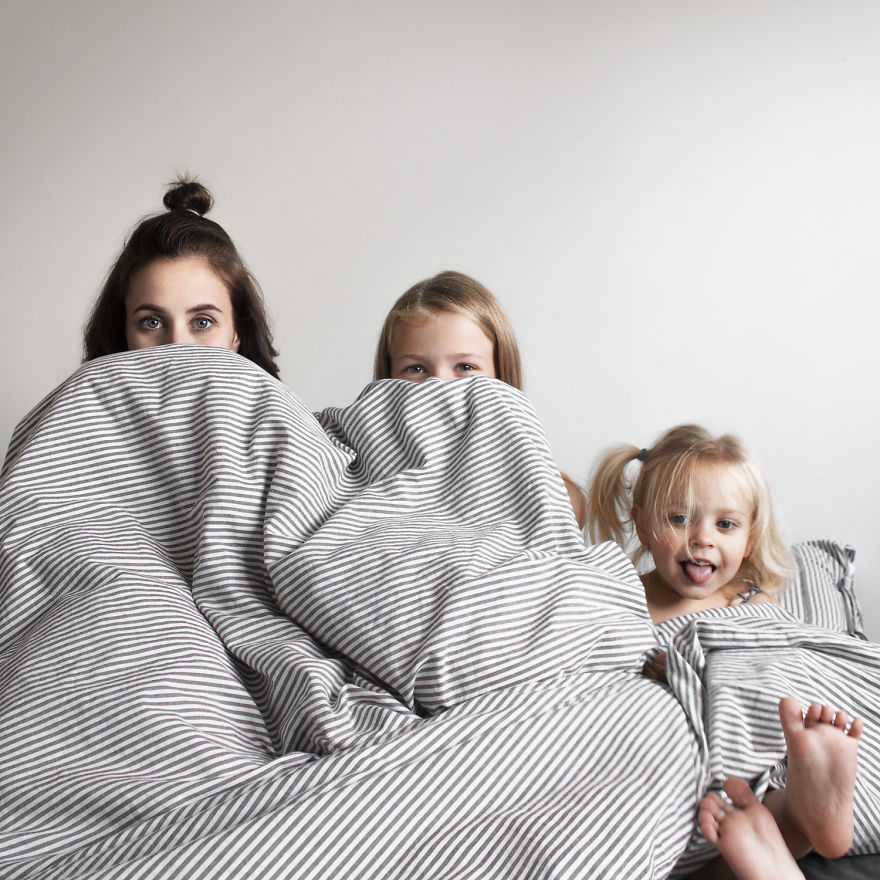 mom-two-daughters-all-that-is-three-5878d9cac50d0__880