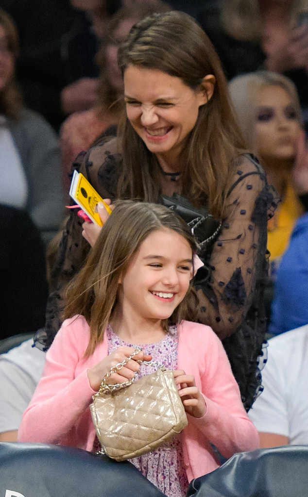 rs_634x1024-170116084921-634-katie-holmes-suri-cruise-cm-11617