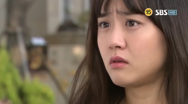 청담동 앨리스 포스터 문근영 패션 : 베라왕 드레스