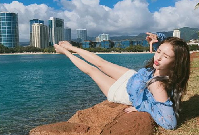 Instagram 'somsomi0309'