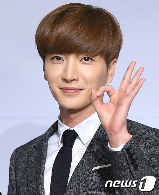 ¿ÀÄÉÀÌ? ½´ÆÛÁÖ´Ï¾î ÀÌÆ¯ÀÌ 22ÀÏ ¿ÀÈÄ ¼­¿ï Á¾·Î±¸ ºÎ¾Ïµ¿ AWÄÁº¥¼Ç¼¾ÅÍ¿¡¼­ ¿­¸° Mnet '³ÊÀÇ ¸ñ¼Ò¸®°¡ º¸¿©2'(ÀÌÇÏ ³Ê¸ñº¸2) Á¦ÀÛ¹ßÇ¥È¸¿¡ Âü¼®ÇØ Æ÷Áî¸¦ ÃëÇÏ°í ÀÖ´Ù. Áö³­ 2¿ù Ã¹ ¼±À» º¸ÀÎ '³Ê¸ñº¸'´Â Á÷¾÷°ú ³ªÀÌ, ³ë·¡ ½Ç·ÂÀ» ¼û±ä ¹Ì½ºÅÍ¸® ½Ì¾î ±×·ì¿¡¼­ ³ë·¡ÇÏ´Â ¾ó±¼¸¸ º¸°í ½Ç·ÂÀÚÀÎÁö À½Ä¡ÀÎÁö¸¦ °¡¸®´Â ´ë ¹ÝÀü À½¾Ç Ãß¸®¼î´Ù. À¯¼¼À±, ±è¹ü¼ö, ÀÌÆ¯ÀÌ ÁøÇàÀ» ¸ÃÀº '³Ê¸ñº¸2'´Â ¿À´Â 22ÀÏ ¹ã 9½Ã 40ºÐ Ã¹ ¹æ¼ÛµÈ´Ù.