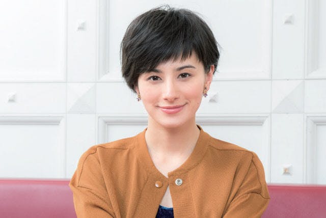 ショートヘアの似合うホラン千秋 流出した水着画像とは Hachibachi