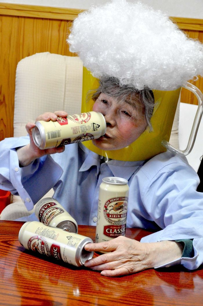 funny-self-portraits-kimiko-nishimoto-89-year-old-7-5a0a9e0a544fa__700
