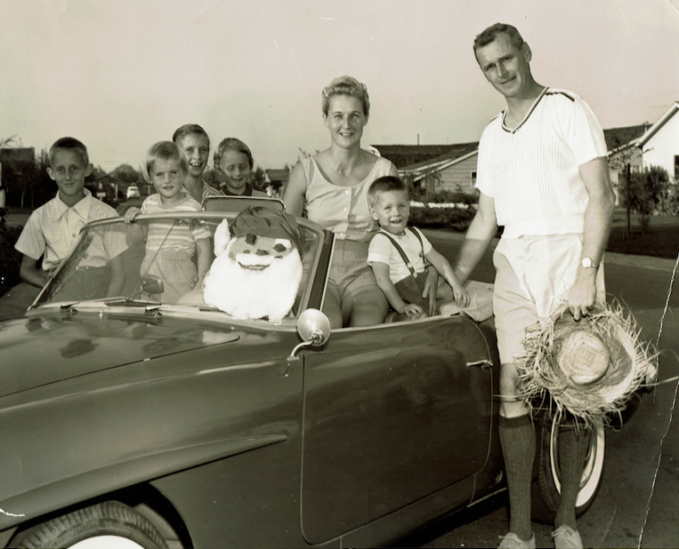 gallery-1510873611-screen-shot-2017-11-16-at-55322-pm