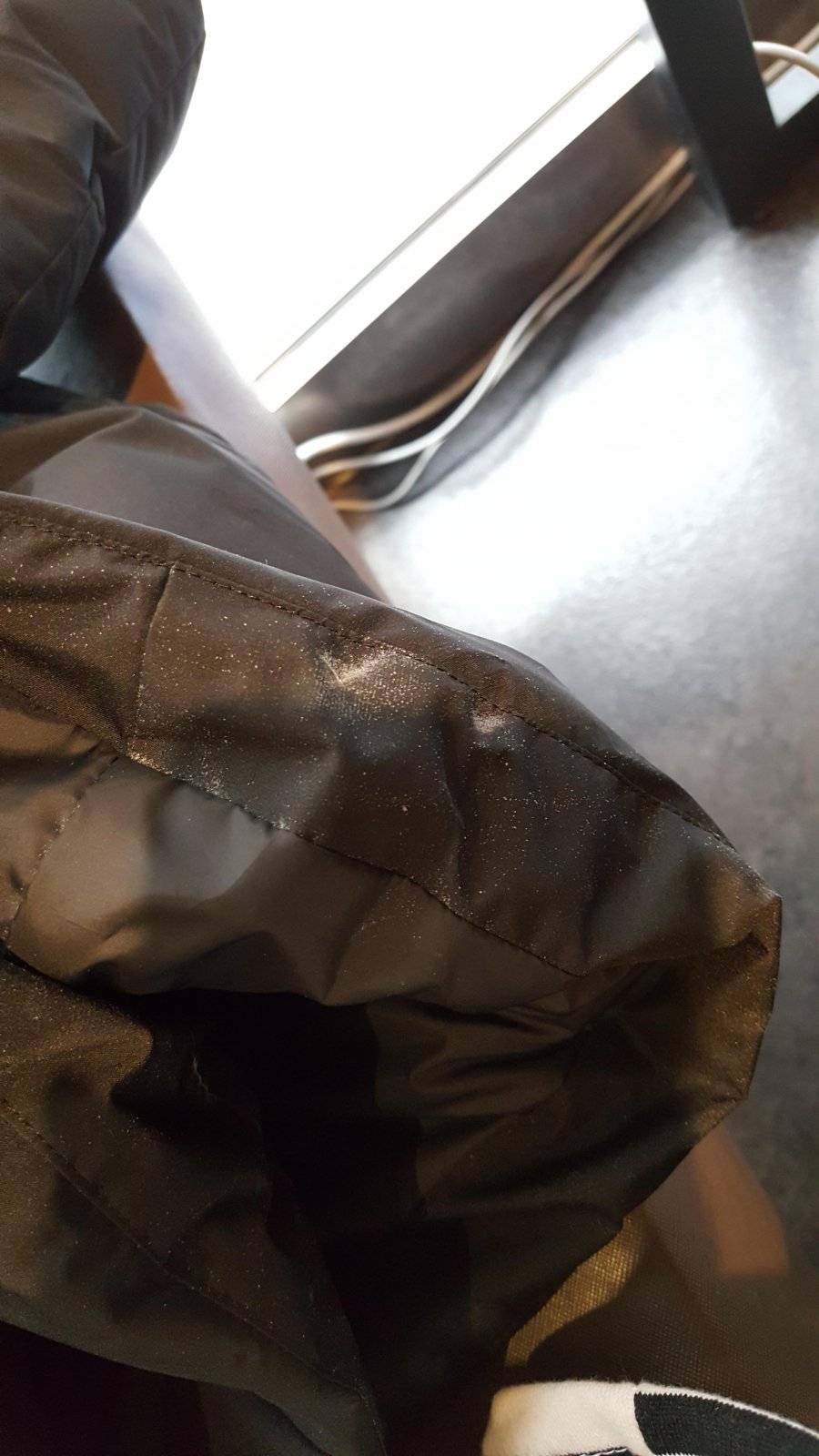 더러워진 롱패딩에 대한 이미지 검색결과