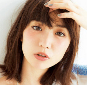 oshimayuko-quarter-300x293