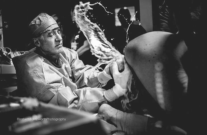 professional-birth-photography-competition-winners-labor-2017-1-58b02b8f5beb1__880-2