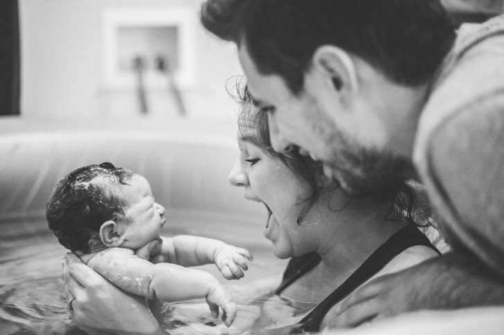 professional-birth-photography-competition-winners-labor-2017-35-58b02be666d42__880-2