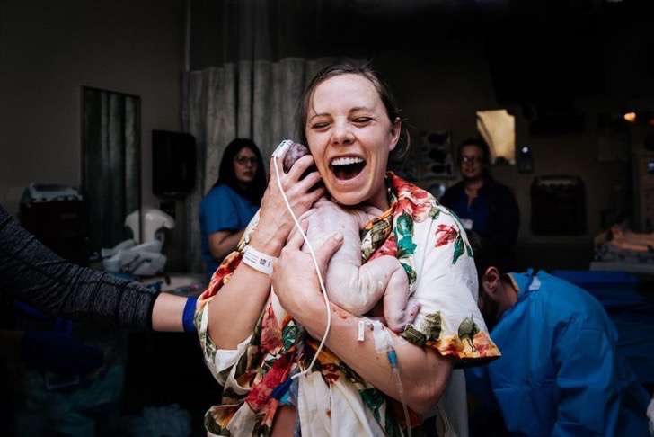 professional-birth-photography-competition-winners-labor-2017-57-58b02c1c55c34__880-2