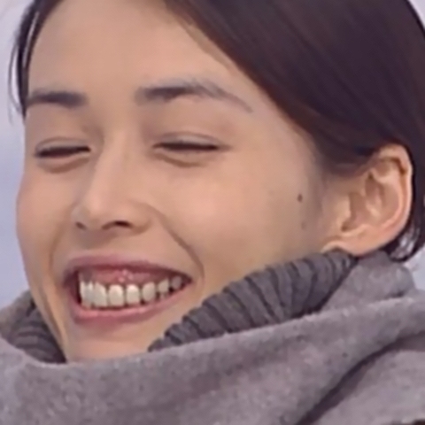 戸田恵梨香さんは笑うと歯茎が丸見え ガミースマイルとは Hachibachi