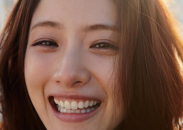 戸田恵梨香さんは笑うと歯茎が丸見え ガミースマイルとは Hachibachi