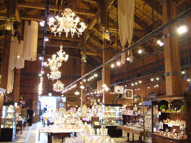 「赤レンガ倉庫　中」の画像検索結果