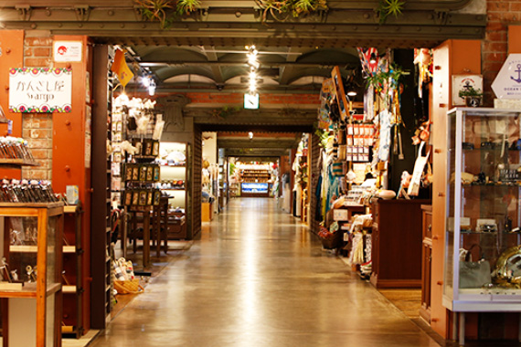 「赤レンガ倉庫　中」の画像検索結果