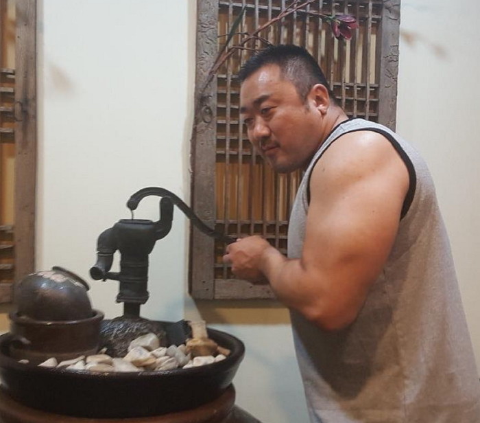 Instagram @madongseok_