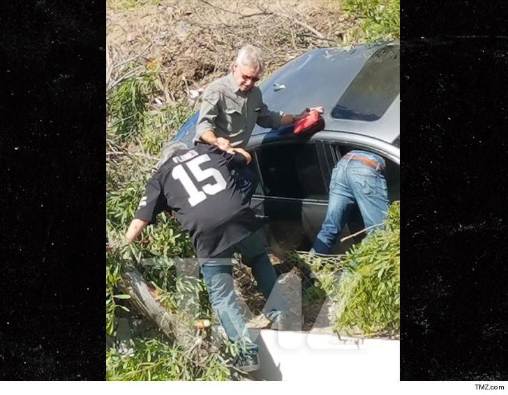 111-harrison-ford-car-accident-main-tmz-8