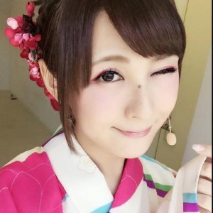 5nwxtvxv_400x400-300x300