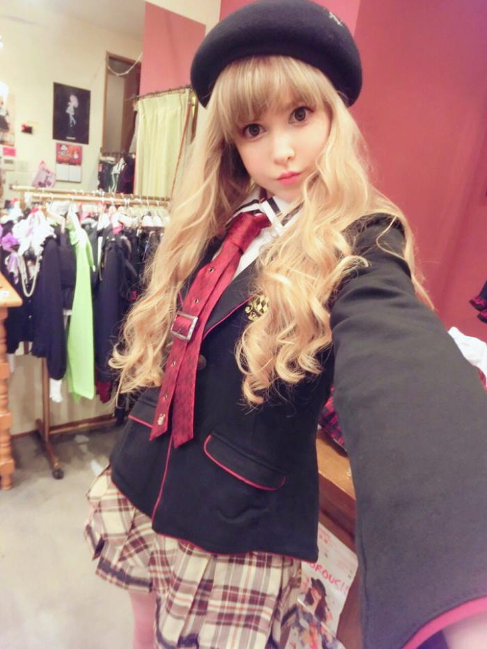 Instagram 'taytay_xx'