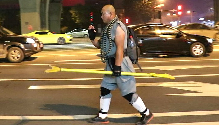 weibo '让你逗我笑'