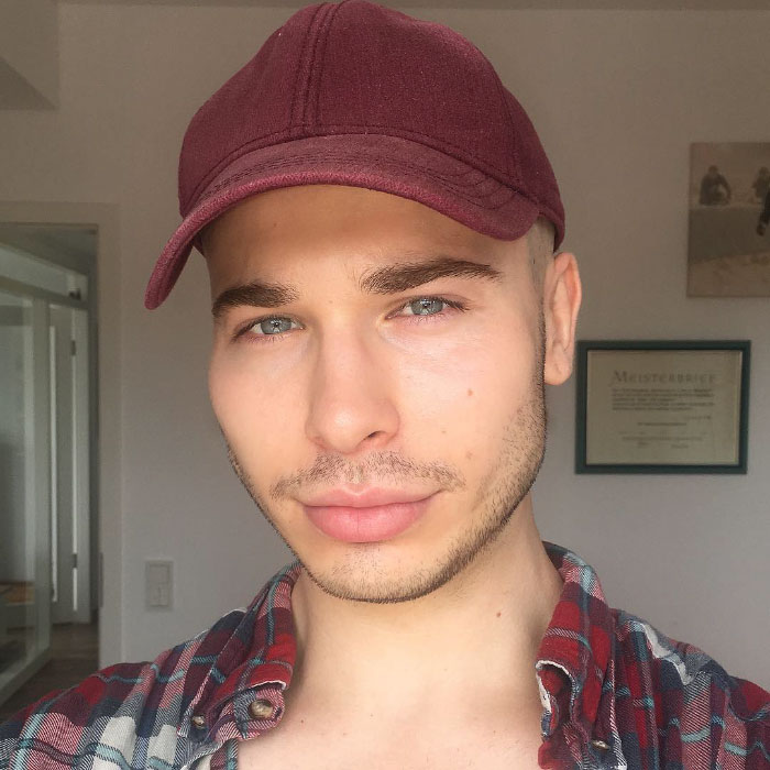 celebrity-makeup-transformations-alexis-stone-1