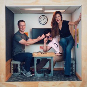 celebrity-pic-photobomp-photoshop-average-rob-15-59cded1b09737__880