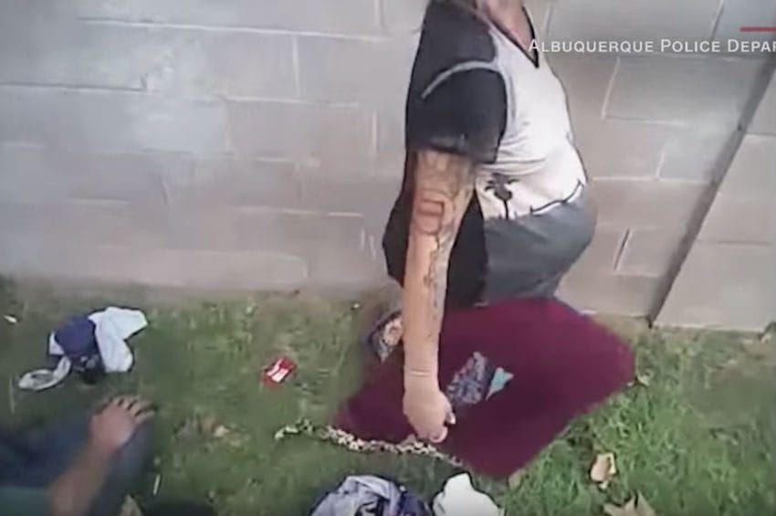 homeless-woman-approaches-cop-adopt-unborn-child-4