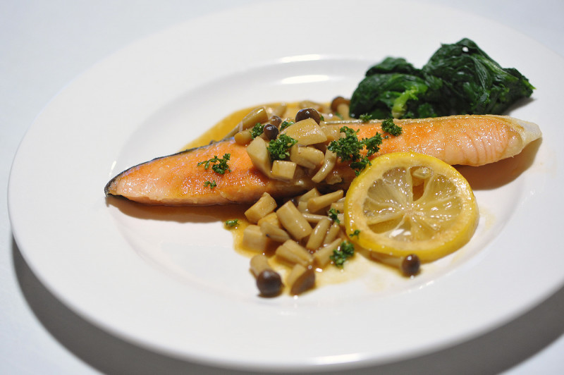 「サーモンのムニエル きのこもバター醤油」の画像検索結果