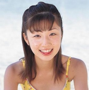 小倉優子　昔　ホクロ　画像