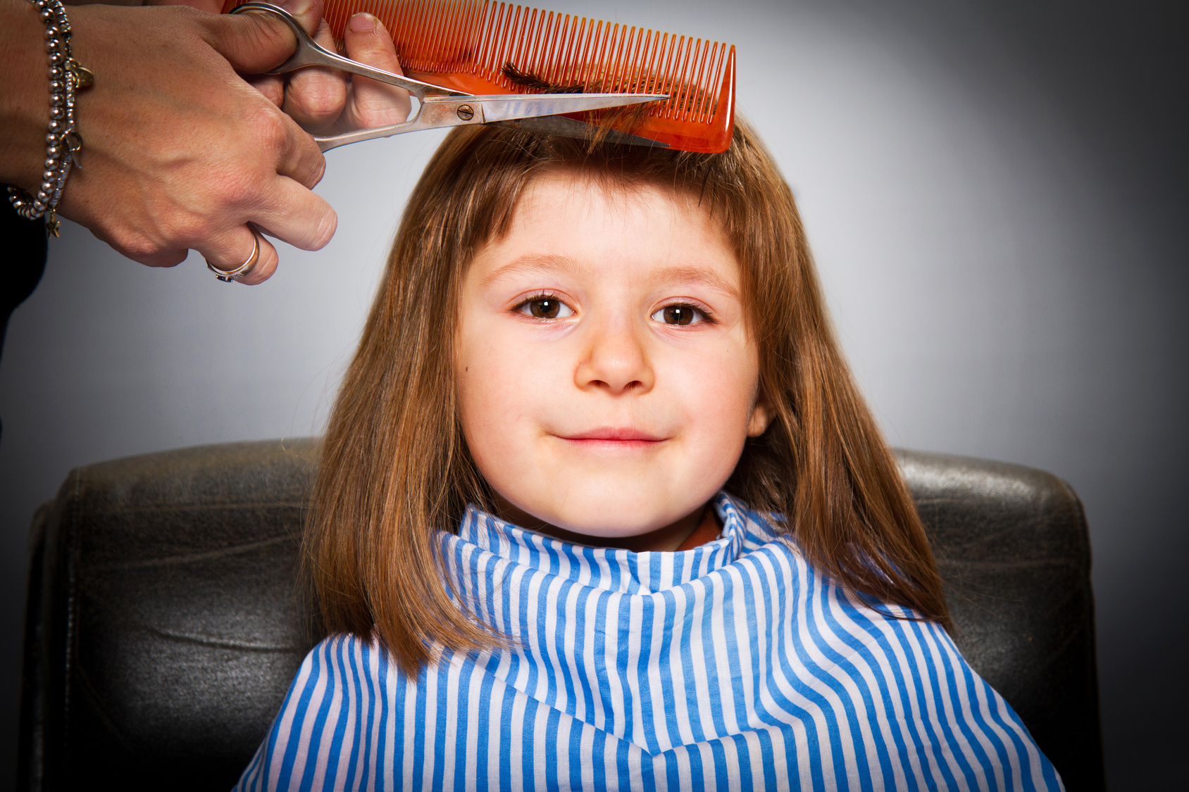 Image result for 子どもの髪の毛を切る