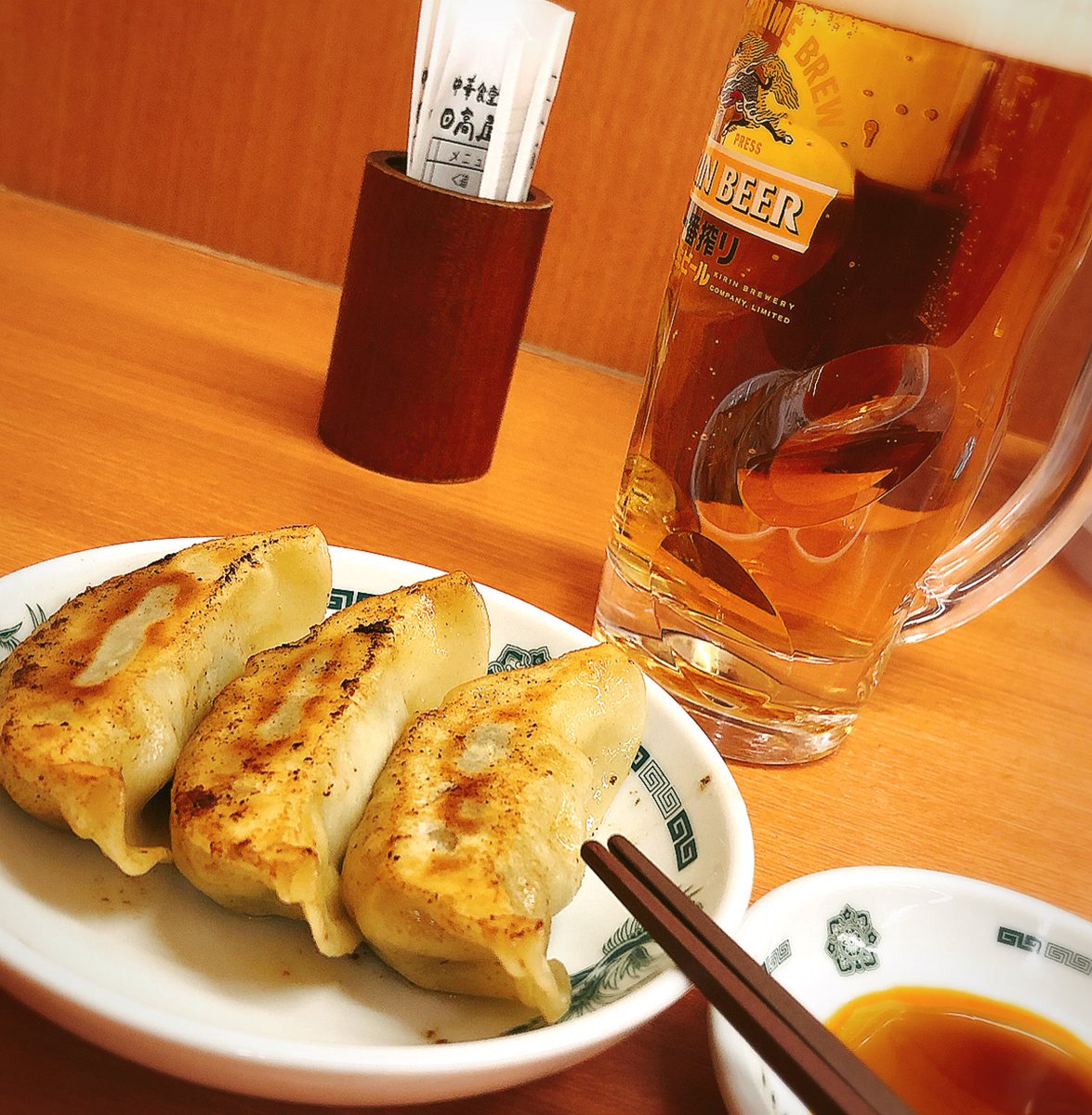 Image result for 日高屋　ビール　餃子３つ