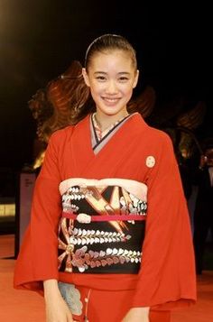 今や日本を代表する女優・蒼井優の話題＆衝撃画像 - Hachibachi
